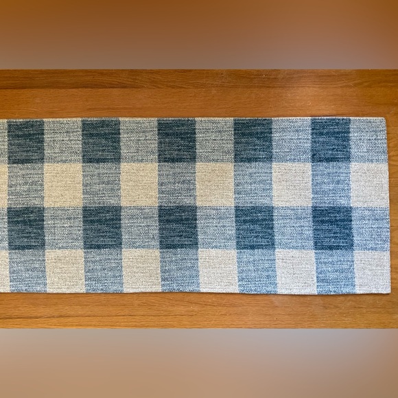 Lillian August Blue Gingham Throw Rug - Picture 1 of 11
